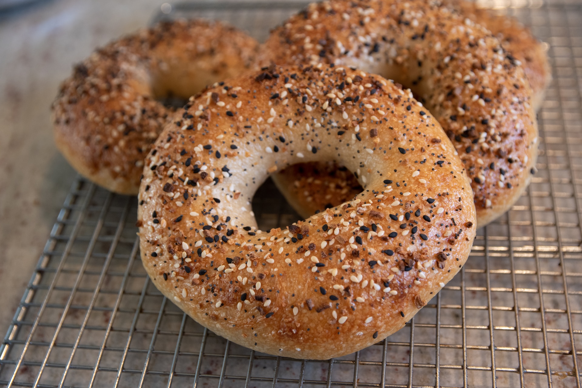 Difference Between Bagel And Bun - Kitchen Him