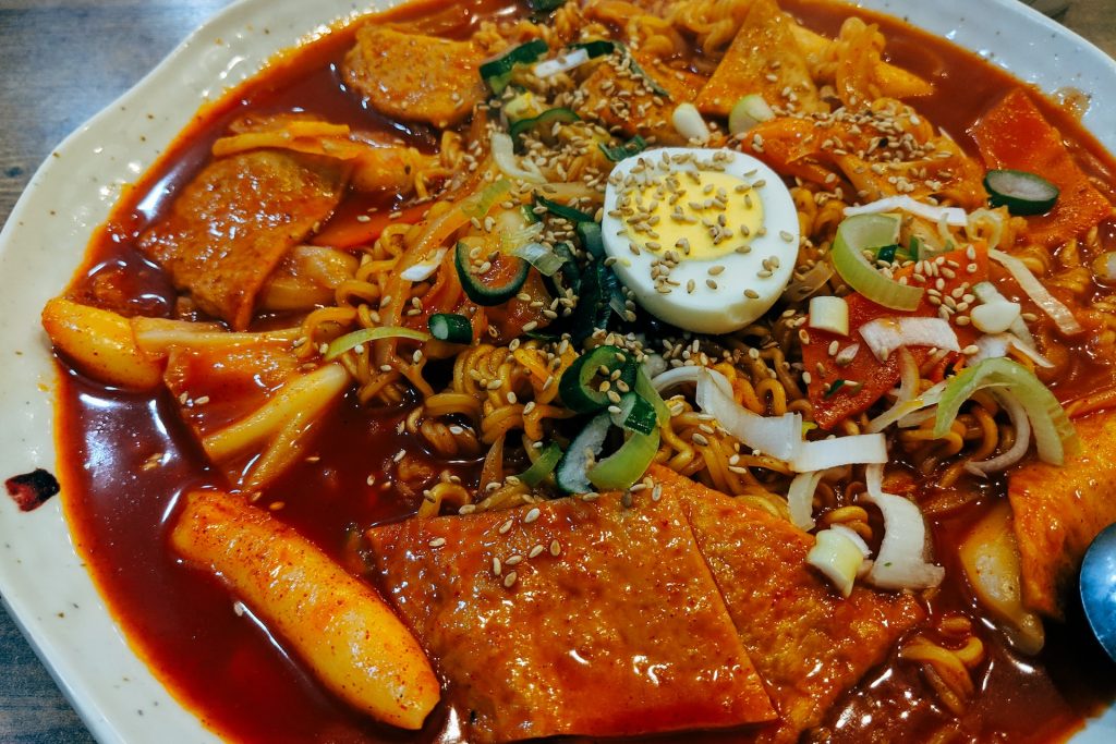 Difference Between Thai and Korean Food Featured Image